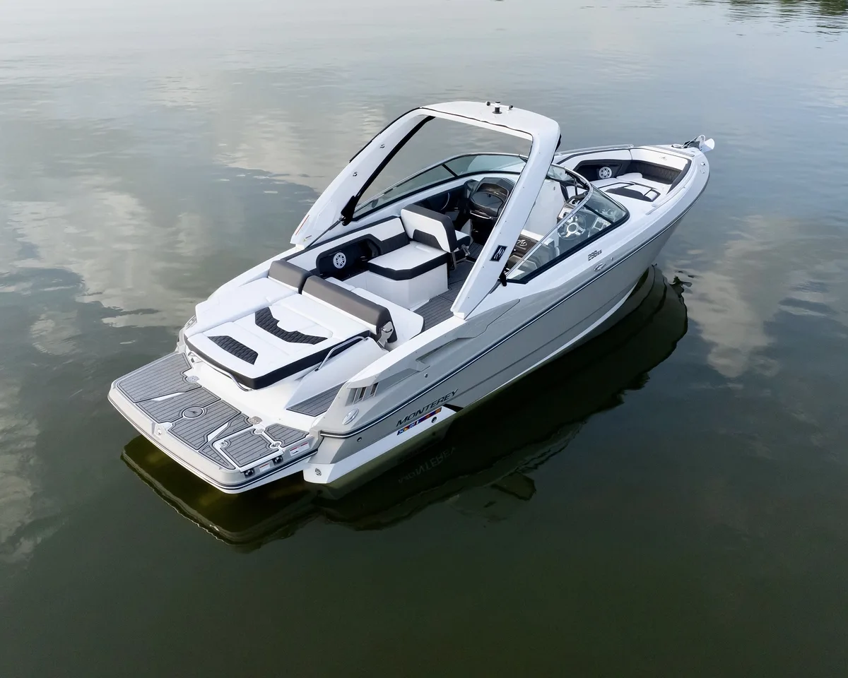 Monterey 298 SS on the water at Ugly John's, professional photo 2