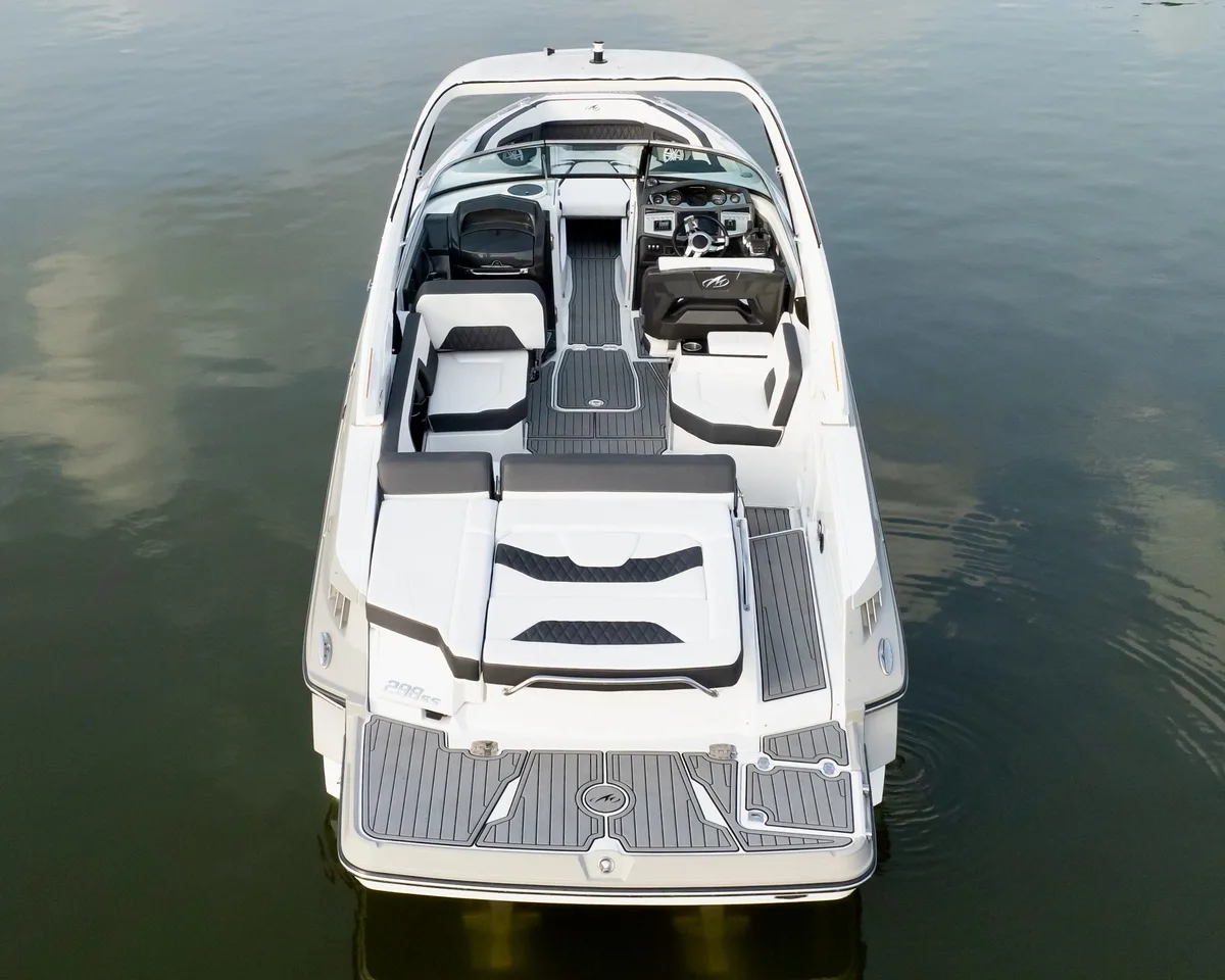 Monterey 298 SS on the water at Ugly John's, professional photo 3