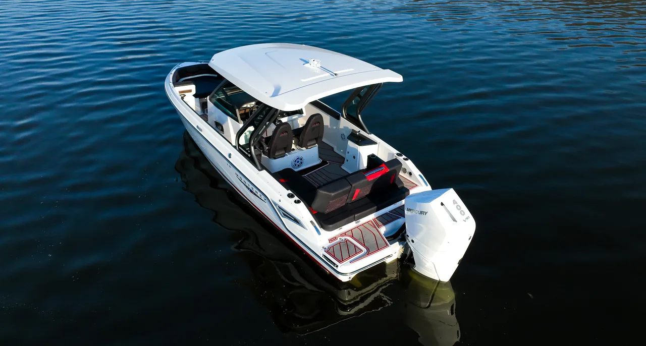 Monterey Elite 27 on the water at Ugly John's, professional photo 1