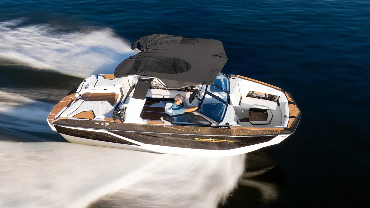 Nautique Super Air G23 on the water at Ugly John's, professional photo 6