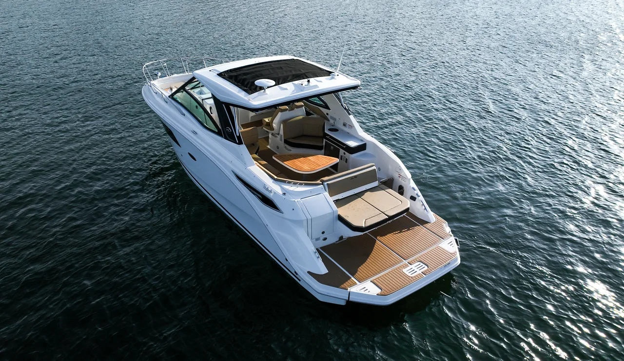 Sea Ray 320 Sundancer on the water at Ugly John's, professional photo 2