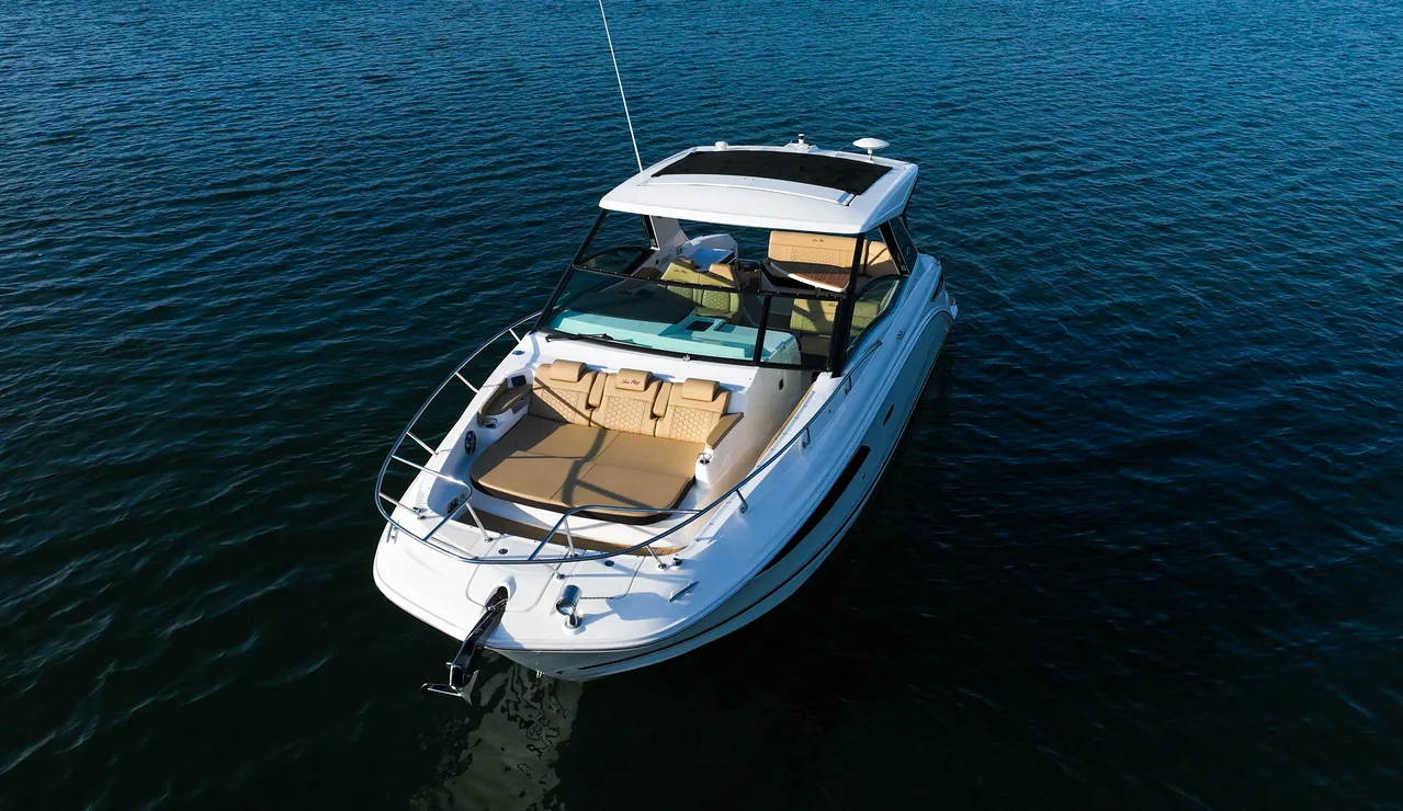 Sea Ray 320 Sundancer on the water at Ugly John's, professional photo 6